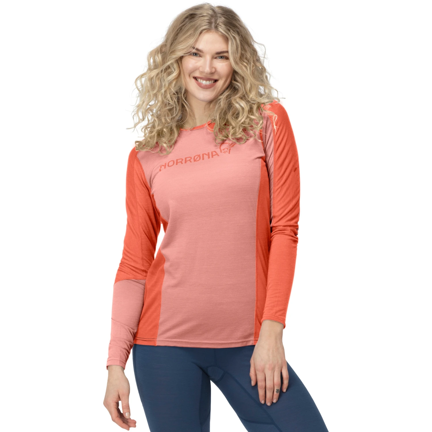 Norrona Maglia A Maniche Lunghe Donna - Falketind Equaliser Merino Round Neck - Peach Amber/Orange Alert 3 Norrona Maglia A Maniche Lunghe Donna - Falketind Equaliser Merino Round Neck - Peach Amber/Orange Alert