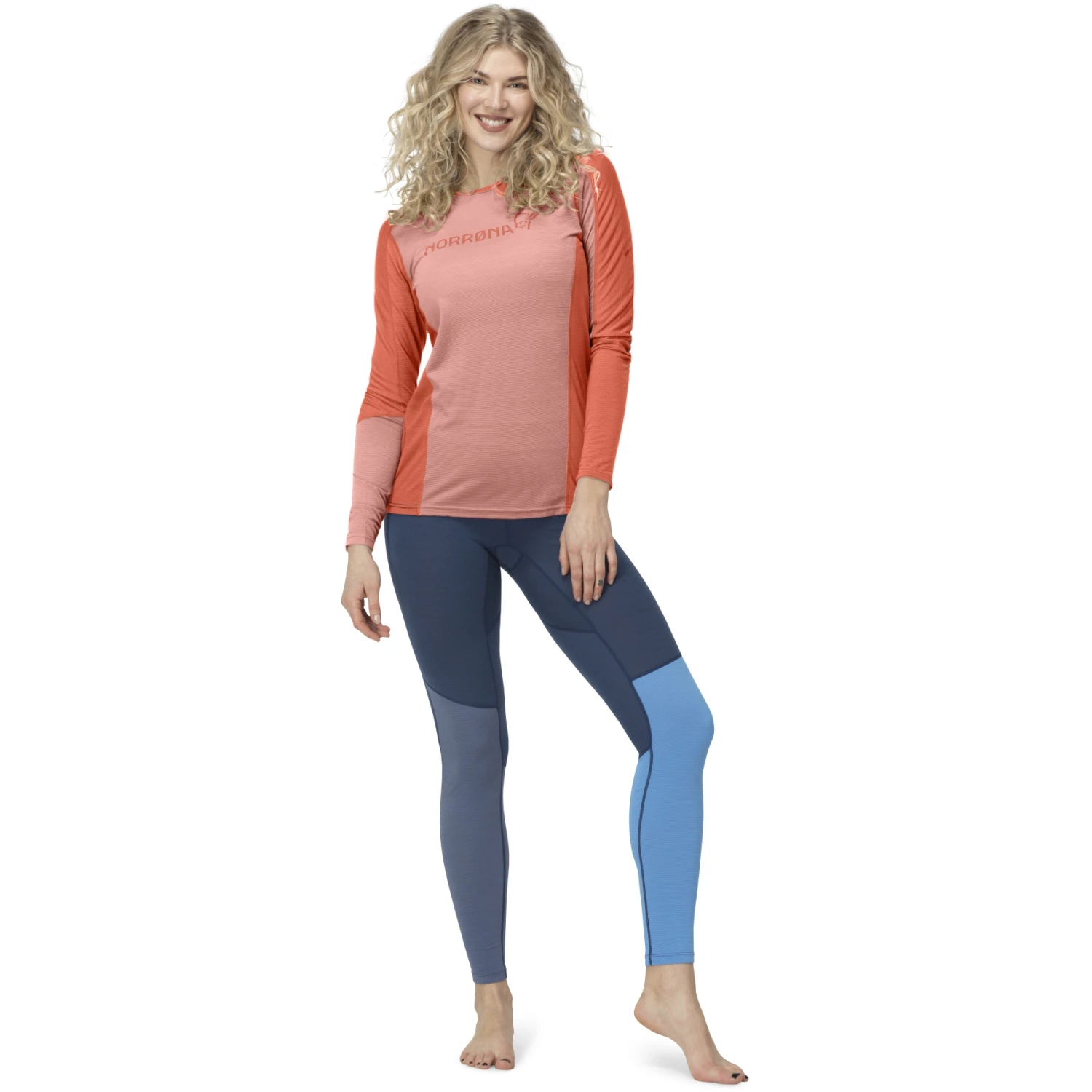 Norrona Maglia A Maniche Lunghe Donna - Falketind Equaliser Merino Round Neck - Peach Amber/Orange Alert 6 Norrona Maglia A Maniche Lunghe Donna - Falketind Equaliser Merino Round Neck - Peach Amber/Orange Alert - immagine 4