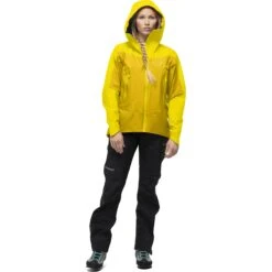 Norrona Giacca Donna - Falketind Gore-Tex - Blazing Yellow/Sulphur 10 Norrona Giacca Donna - Falketind Gore-Tex - Blazing Yellow/Sulphur -Norrona norrona falketind gore tex jacket women blazing yellow sulphur model 1 1399477
