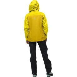 Norrona Giacca Donna - Falketind Gore-Tex - Blazing Yellow/Sulphur 11 Norrona Giacca Donna - Falketind Gore-Tex - Blazing Yellow/Sulphur -Norrona norrona falketind gore tex jacket women blazing yellow sulphur model 2 1399478