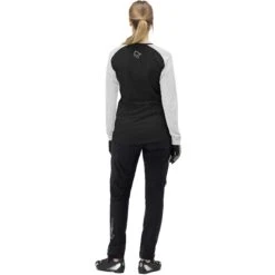 Norrona Maglia A Maniche Lunghe Donna - Fjørå Equaliser Lightweight - Caviar/Castor Grey 11 Norrona Maglia A Maniche Lunghe Donna - Fjørå Equaliser Lightweight - Caviar/Castor Grey -Norrona norrona fjora equaliser lightweight long sleeve shirt women caviar castor grey 4 1254195