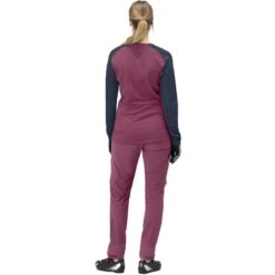 Norrona Maglia A Maniche Lunghe Donna - Fjørå Equaliser Lightweight - Violet Quartz/Indigo Night -Norrona norrona fjora equaliser lightweight long sleeve shirt women violet quartz indigo night model 2 1399581