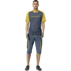 Norrona Maglia Uomo - Fjørå Equaliser Lightweight - Sulphur/Vintage Indigo -Norrona norrona fjora equaliser lightweight t shirt men sulphur vintage indigo model 1 1399611