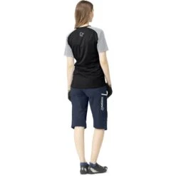 Norrona Maglia Donna - Fjørå Equaliser Lightweight - Caviar/Light Grey -Norrona norrona fjora equaliser lightweight t shirt women caviar light grey model 2 1399587