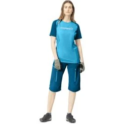 Norrona Maglia Donna - Fjørå Equaliser Lightweight - Mykonos Blue/Aquarius -Norrona norrona fjora equaliser lightweight t shirt women mykonos blue aquarius model 1 1399588