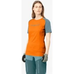 Norrona Maglia Donna - Fjørå Equaliser Lightweight - Orange Popsicle/Tourmaline -Norrona norrona fjora equaliser lightweight t shirt women orange popsicle tourmaline 4 1126792