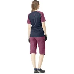 Norrona Maglia Donna - Fjørå Equaliser Lightweight - Violet Quartz/Indigo Night 11 Norrona Maglia Donna - Fjørå Equaliser Lightweight - Violet Quartz/Indigo Night -Norrona norrona fjora equaliser lightweight t shirt women violet quartz indigo night model 2 1399600