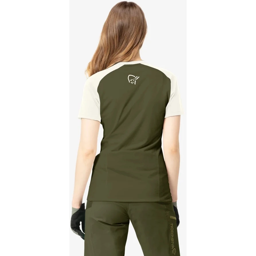 Norrona Maglietta Donna - Fjørå Wool - Olive Night/Snowdrop 7 Norrona Maglietta Donna - Fjørå Wool - Olive Night/Snowdrop - immagine 5