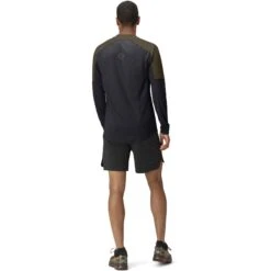Norrona Maglia A Maniche Lunghe Uomo - Senja Equaliser Lightweight - Olive Night -Norrona norrona senja equaliser lightweight long sleeve men olive night model 2 1399855
