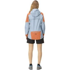 Norrona Giacca Donna - Senja Gore-Tex Active - Flamingo/Blue Fog 11 Norrona Giacca Donna - Senja Gore-Tex Active - Flamingo/Blue Fog -Norrona norrona senja gore tex active jacket women flamingo blue fog model 2 1399971